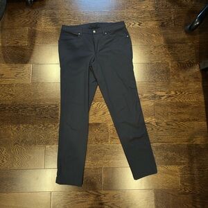 Lululemon ABC Pant Slim

Size: 32W 30L

Color: Obsidian Grey